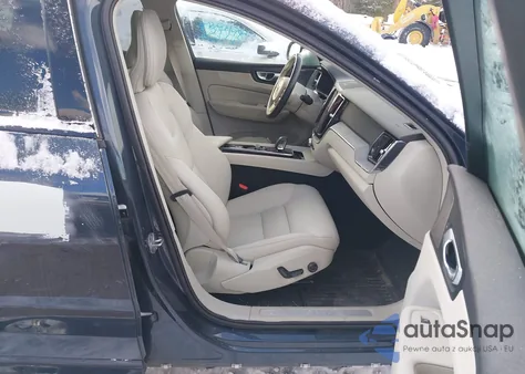 2024 Volvo Xc60 B5 Plus Dark Theme из США, поврежденный, VIN YV4L12RL8R1723523